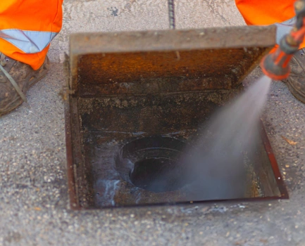 High-Pressure Drain Jetting